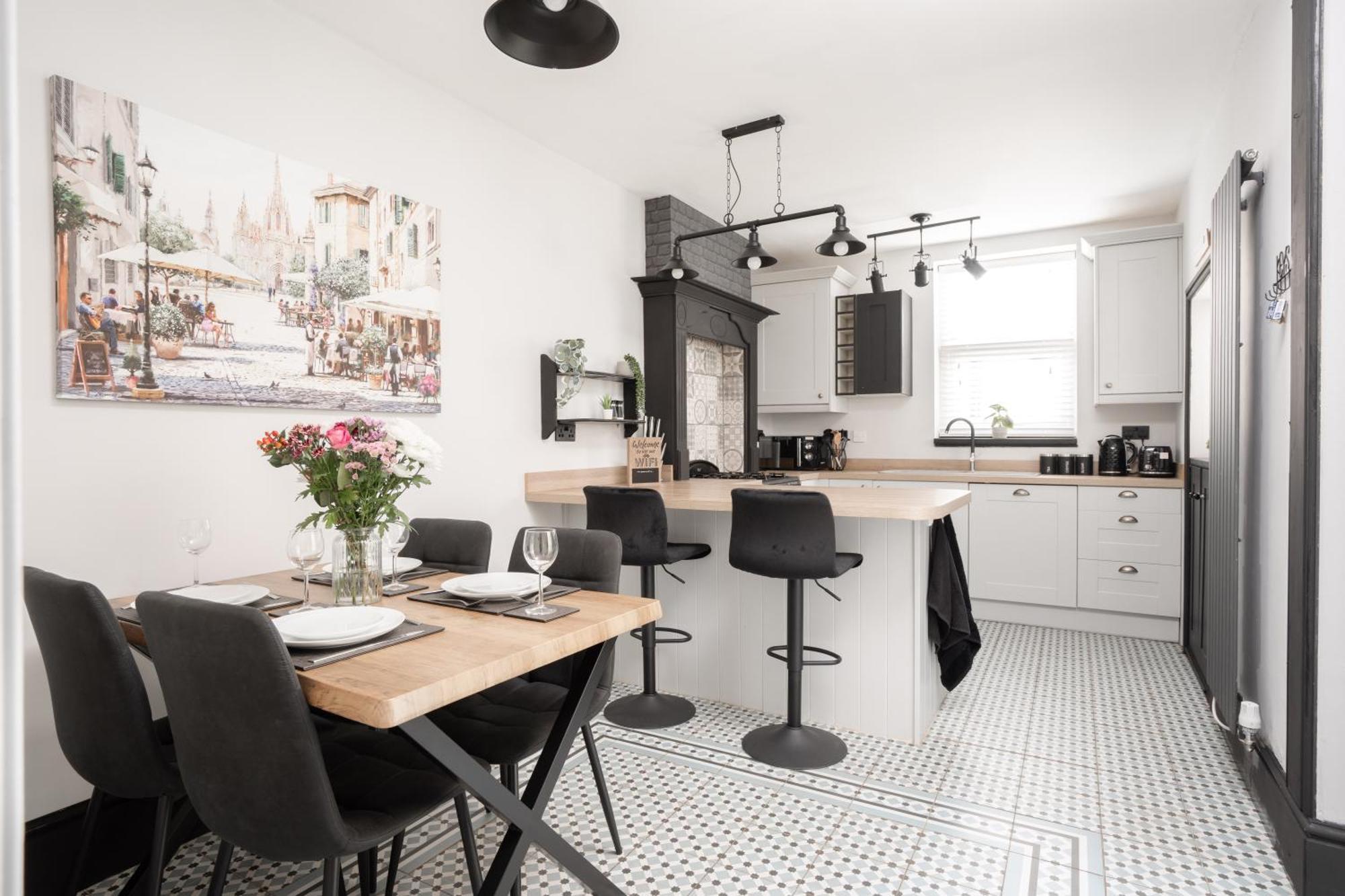 Swiss Haven - Spacious 3 Bedroom House 利物浦 外观 照片